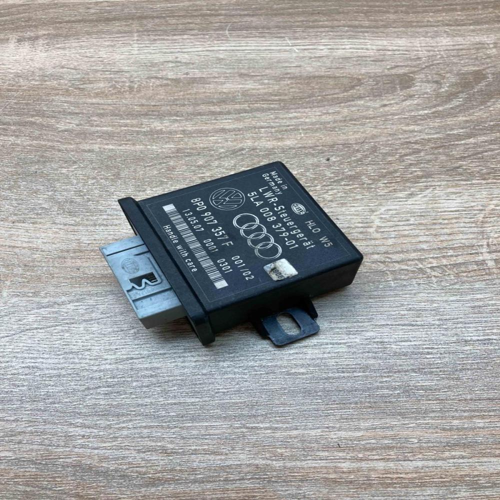 8P0907357F 5LA008379  Light module LCM Audi A3 S3 8P