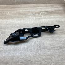 5G0807184A   Front bumper mounting bracket Volkswagen Golf VII