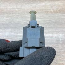 GA2C6649Y   Brake pedal sensor switch Mazda 626