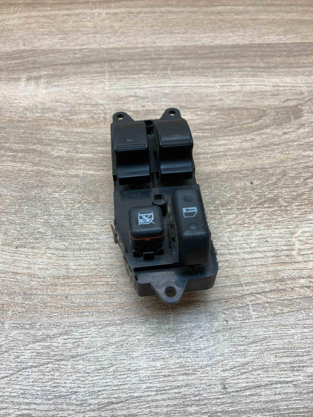 54355669D 1000422  Electric window control switch Toyota Corolla Verso AR10