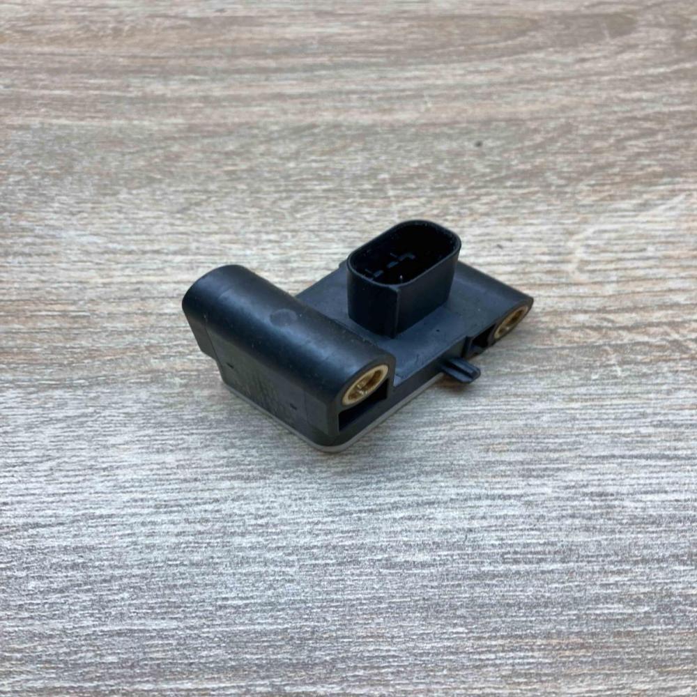 6911003 0285003900  Airbag deployment crash/impact sensor BMW 3 E46