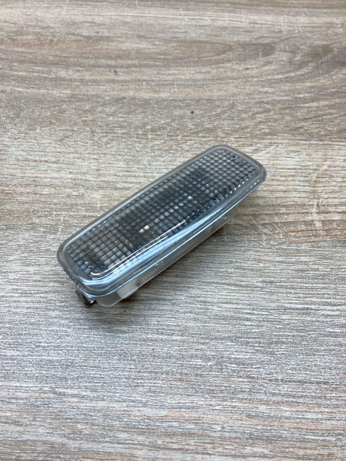 4E0947105   Other interior light Audi A6 S6 C6 4F