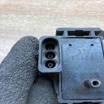 8766057 3717406  Other relay Opel Corsa B