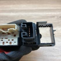 84152 05050   Wing mirror switch Toyota Avensis T250