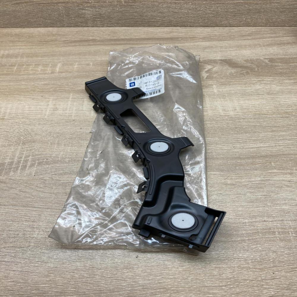 13125036 13125036LH  Rear bumper mounting bracket Opel Zafira B