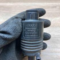 4A0955651   Windscreen/windshield washer pump Audi A4 S4 B5 8D