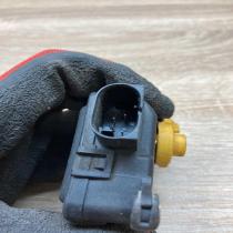 8D2820511C 0132801122  Air flap motor/actuator Audi A3 S3 8L