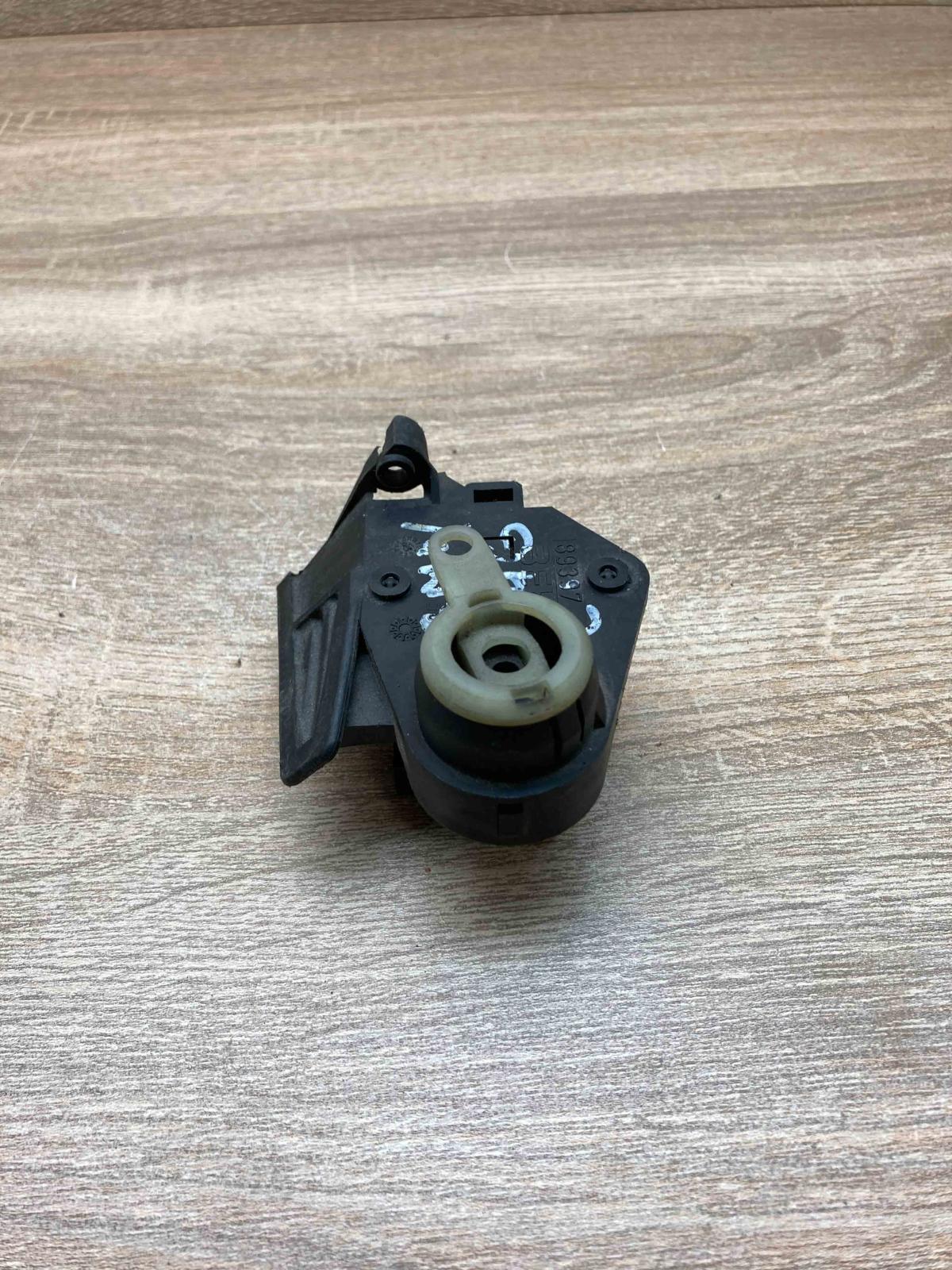 6912523 86723B  Air flap motor/actuator BMW 3 E46