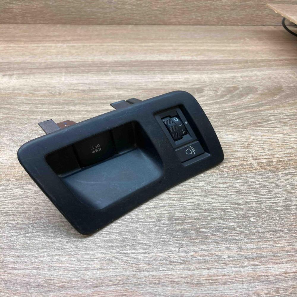 9635722177   Headlight level height control switch Peugeot 607