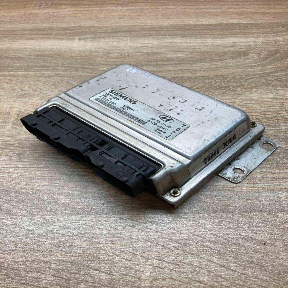 39105 23140 5WY1424F  Engine control unit/module ECU Hyundai Elantra