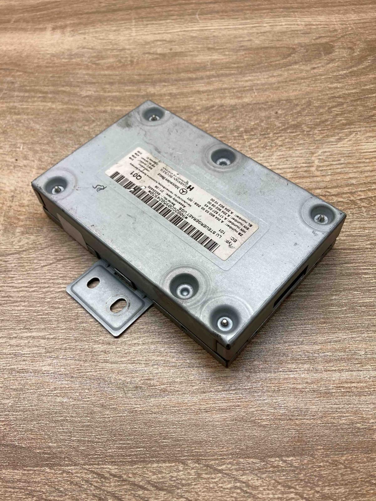 A2049000300 A1718270345  Head unit multimedia control Mercedes-Benz C W204