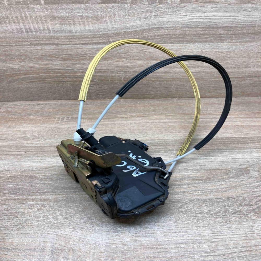 Audi A6 C5 Rear Right  Rear door lock Audi A6 S6 C5 4B