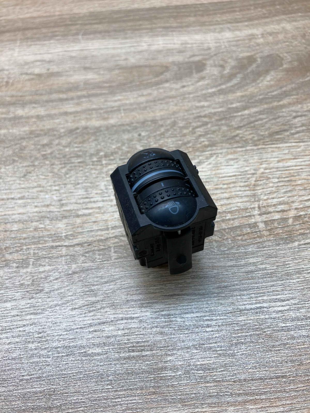 3B0941333C   Light switch Volkswagen PASSAT B5