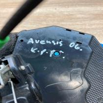 Y46C0713   Rear door lock Toyota Avensis T250