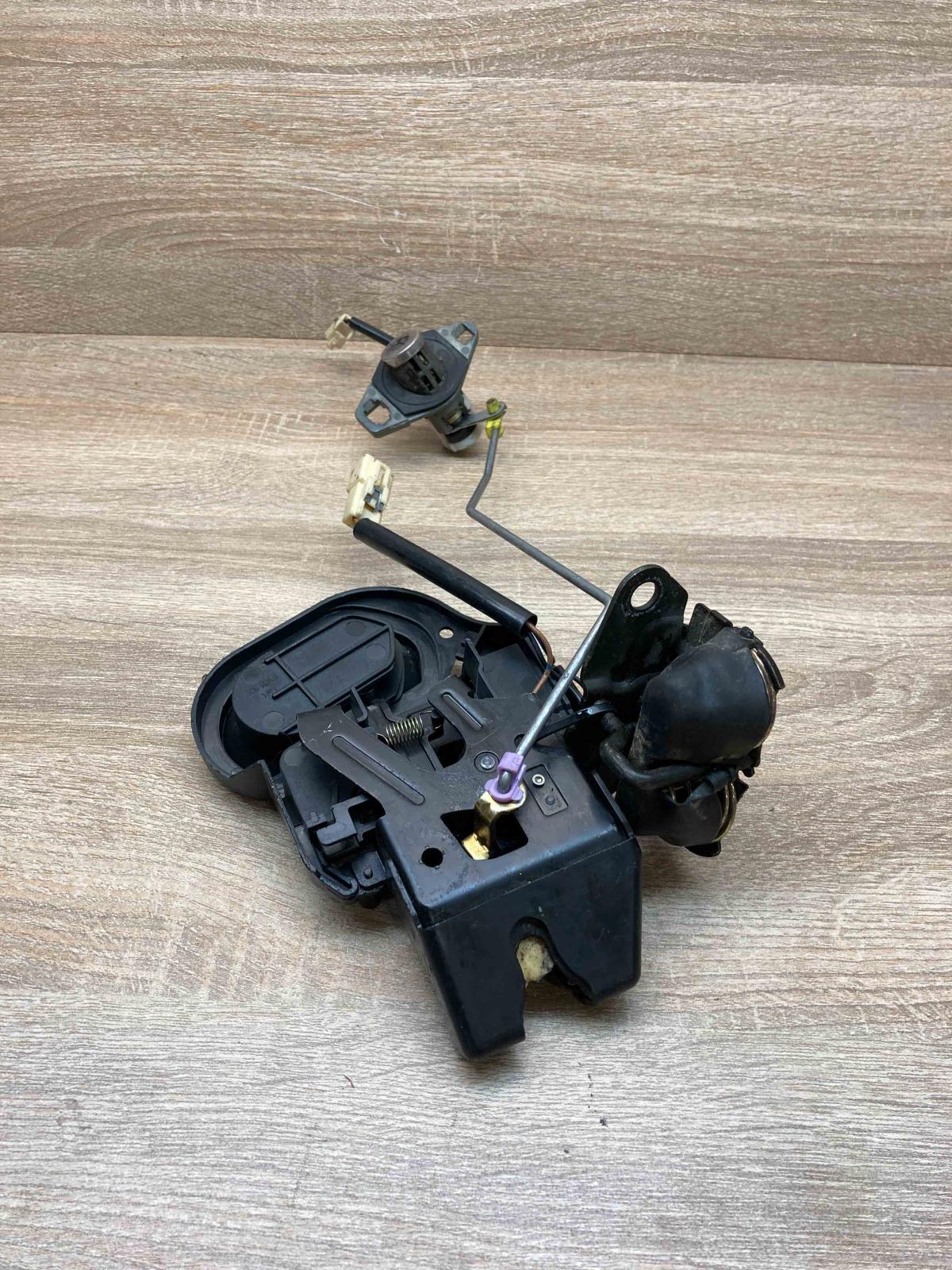 Mazda 6   Tailgate/trunk/boot lock/catch/latch Mazda 6