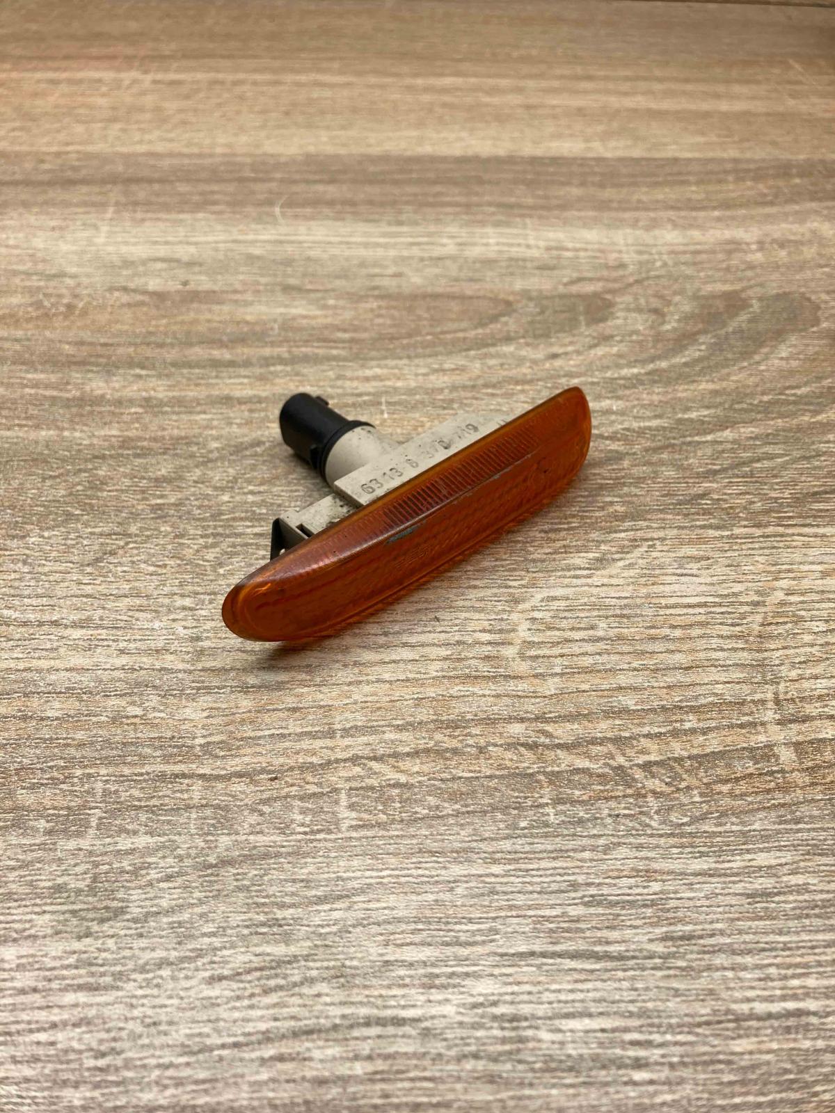 8370719   Front fender indicator light BMW 3 E46