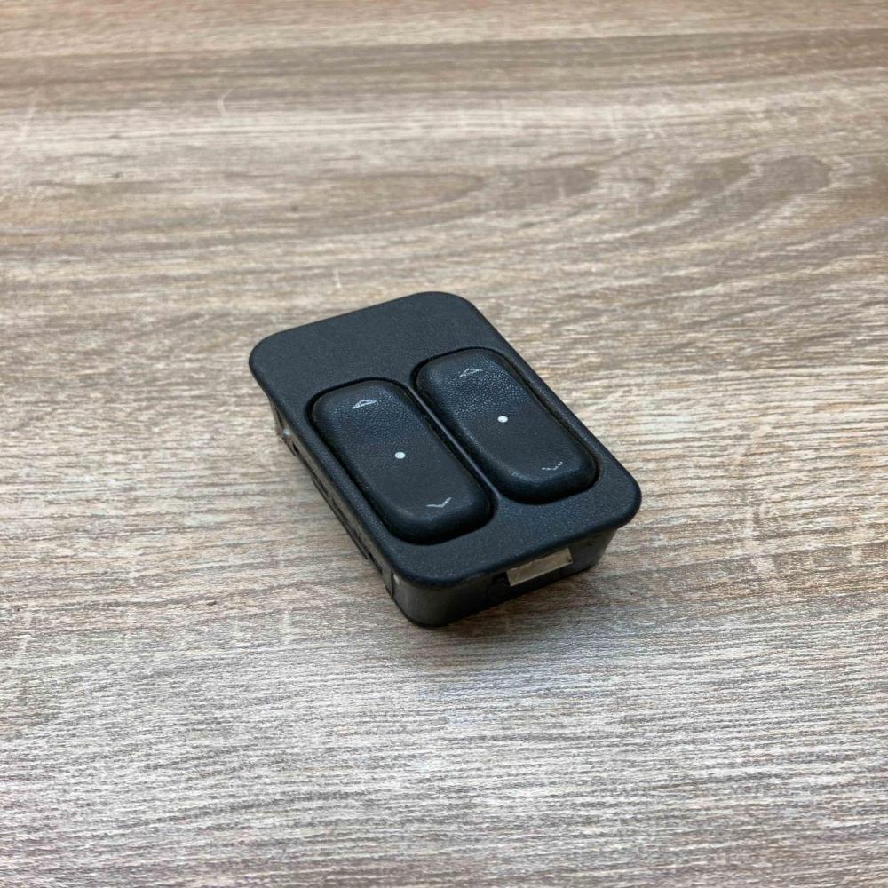 24409205 13363202  Electric window control switch Opel Corsa C