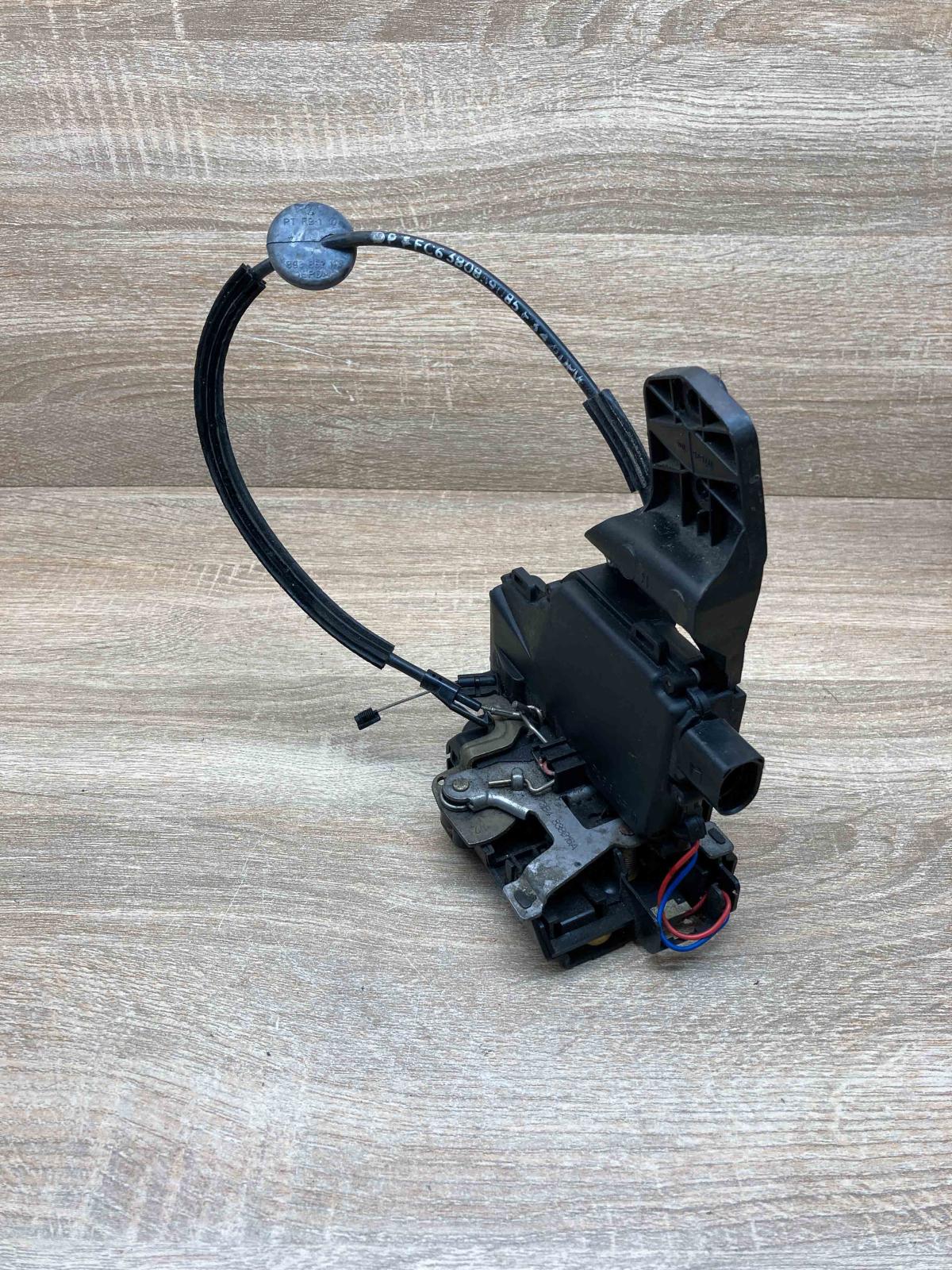 3B0837868 3B0839085  Front door lock Volkswagen PASSAT B5