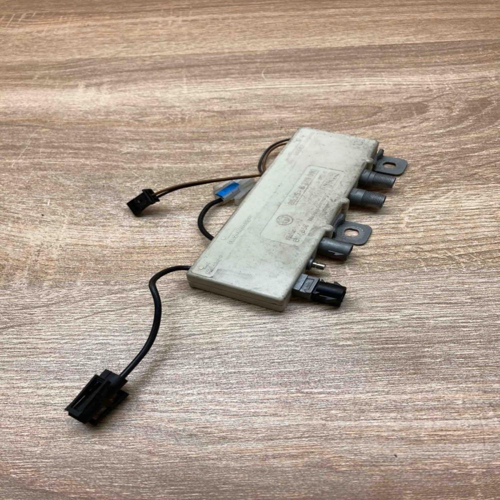 8378090 Used  Aerial antenna amplifier BMW 5 E39