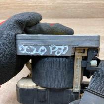 2208602885   Front seatbelt Mercedes-Benz S W220