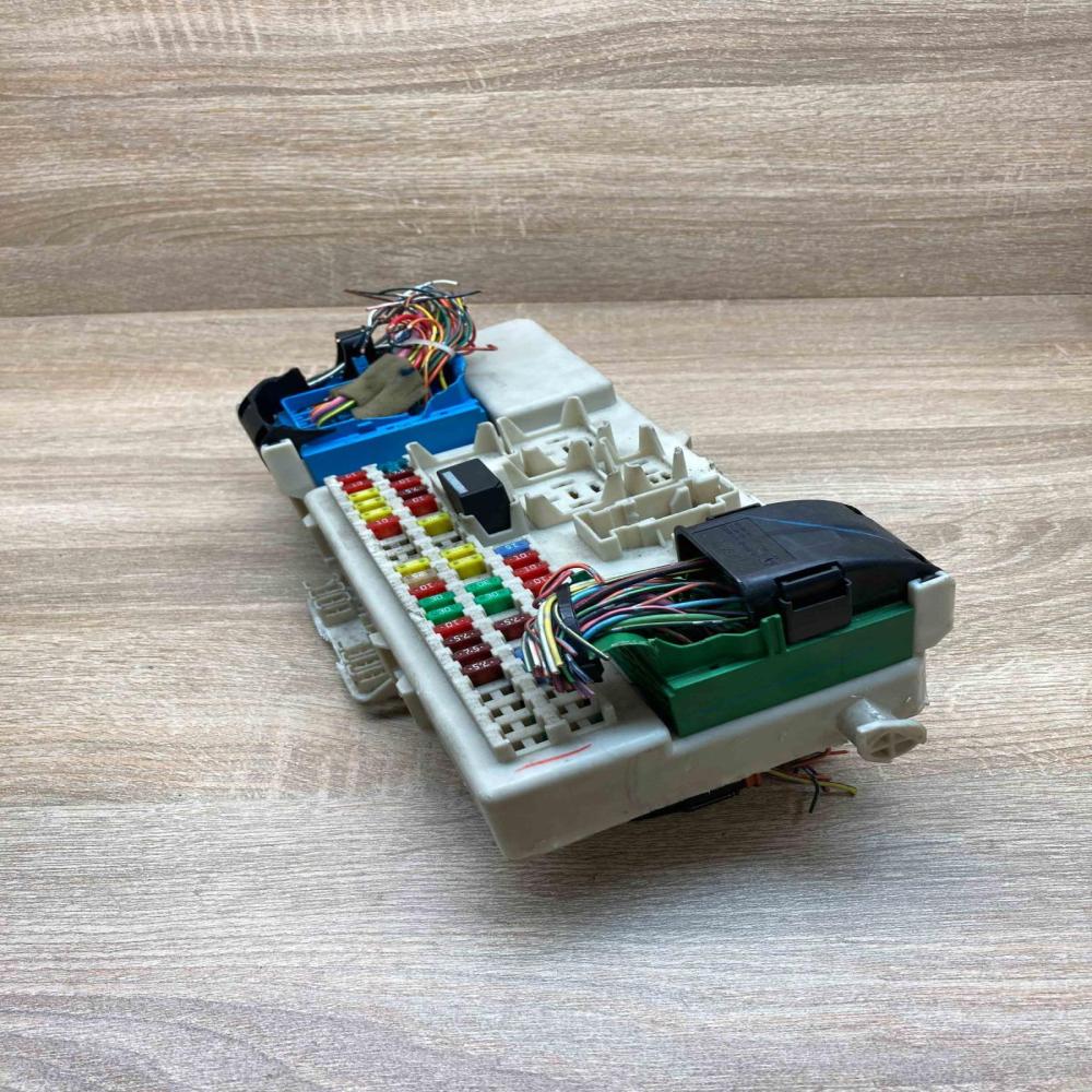 05044520 51919938  Fuse module Volvo C30