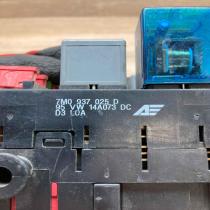 7M0937025D 357937039  Fuse module Seat Alhambra (Mk1)