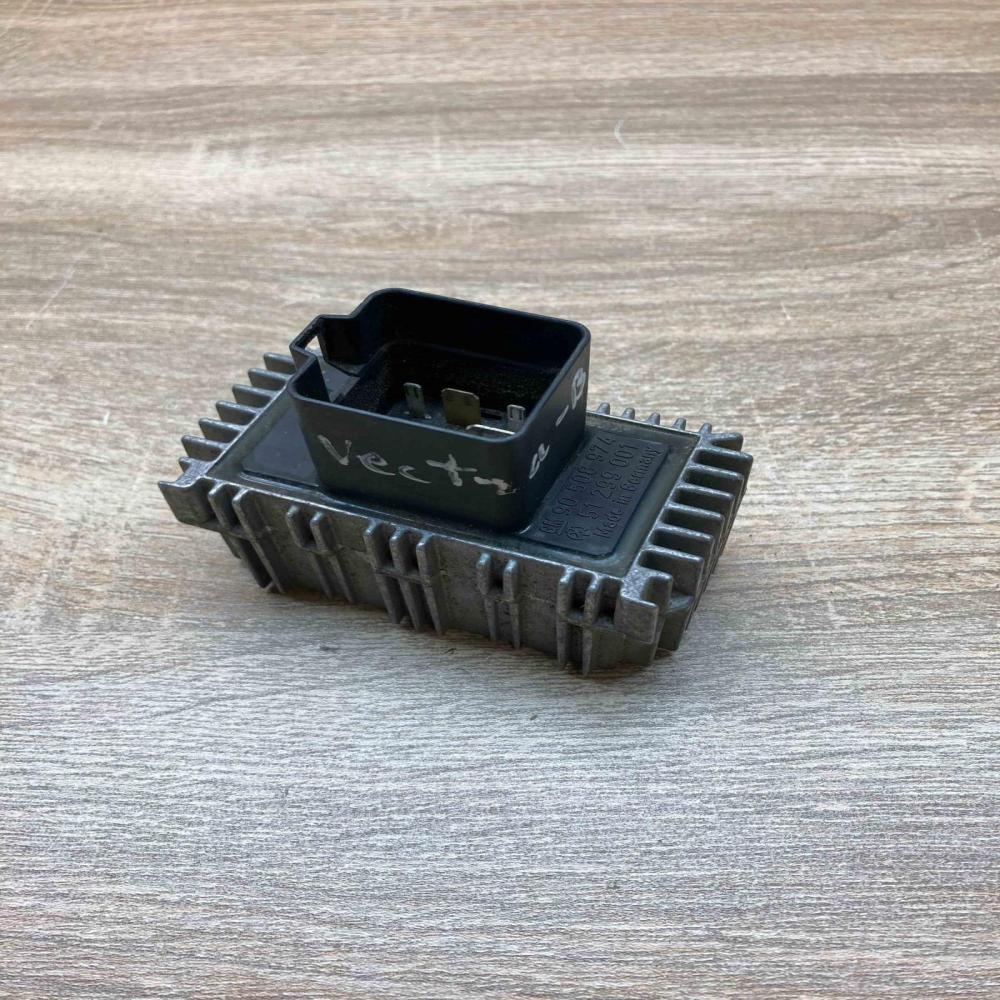 90508974 51299001  Glow plug pre-heat relay Opel Vectra B