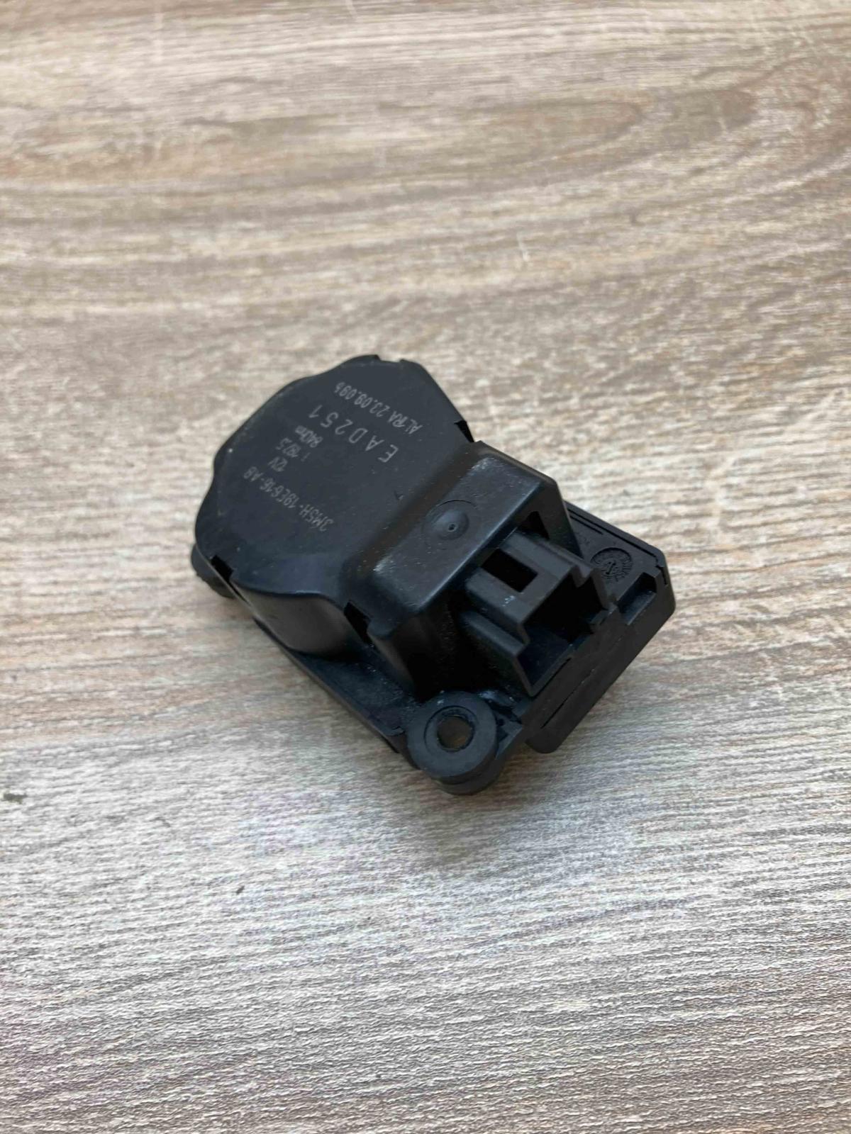 3M5H 19E616 AB   Air flap motor/actuator Ford Mondeo Mk III