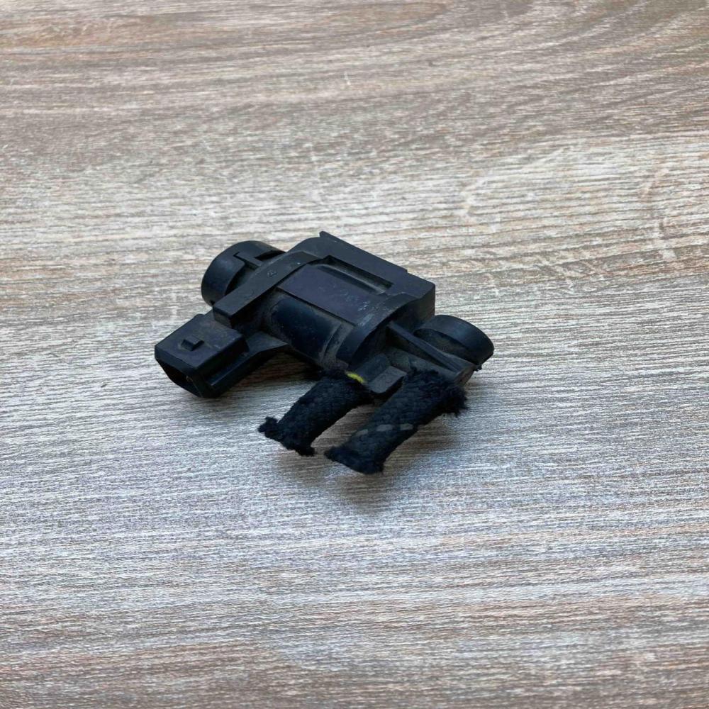 1H0906283   Turbo solenoid valve Volkswagen Golf III