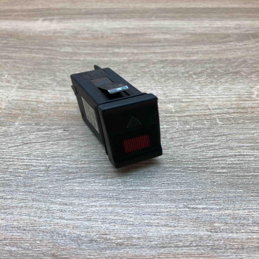 4A0941509 Used  Hazard light switch Audi 80 90 S2 B4