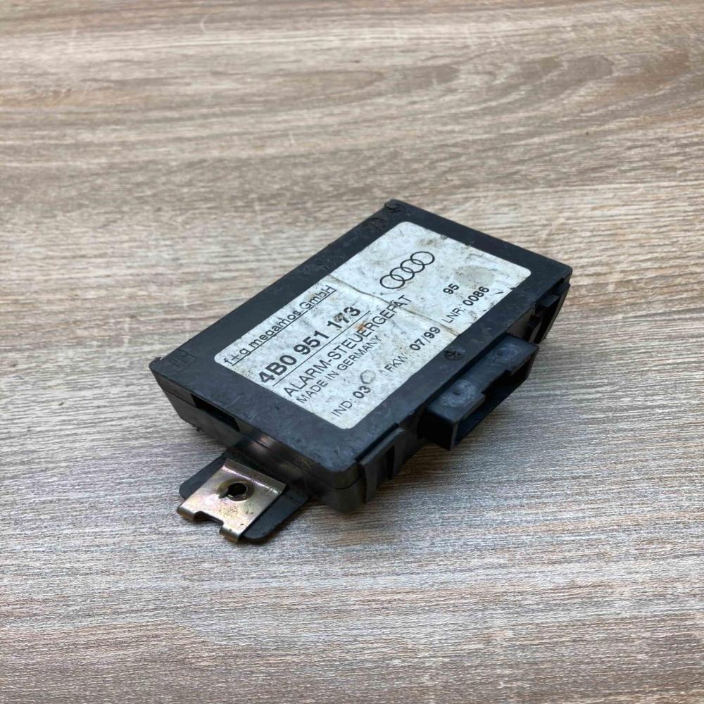 4B0951173   Alarm control unit/module Audi A6 S6 C5 4B