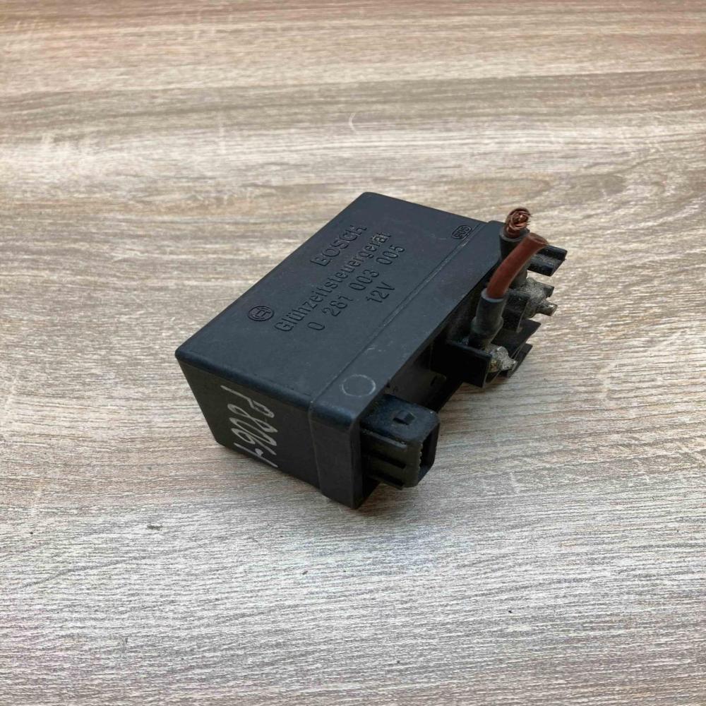 0281003005 Used  Glow plug pre-heat relay Peugeot 406