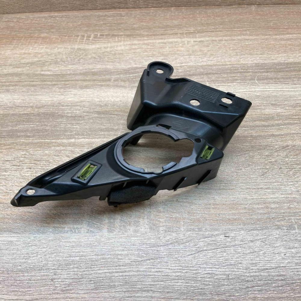 Volvo Interior Bracket   Other interior part Volvo V70
