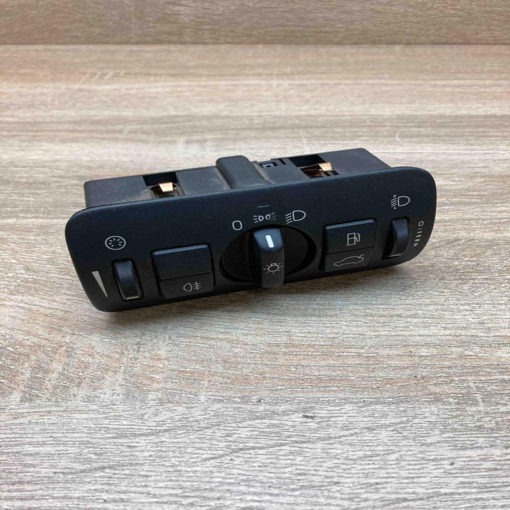 30739413  With Plug Light switch Volvo V60