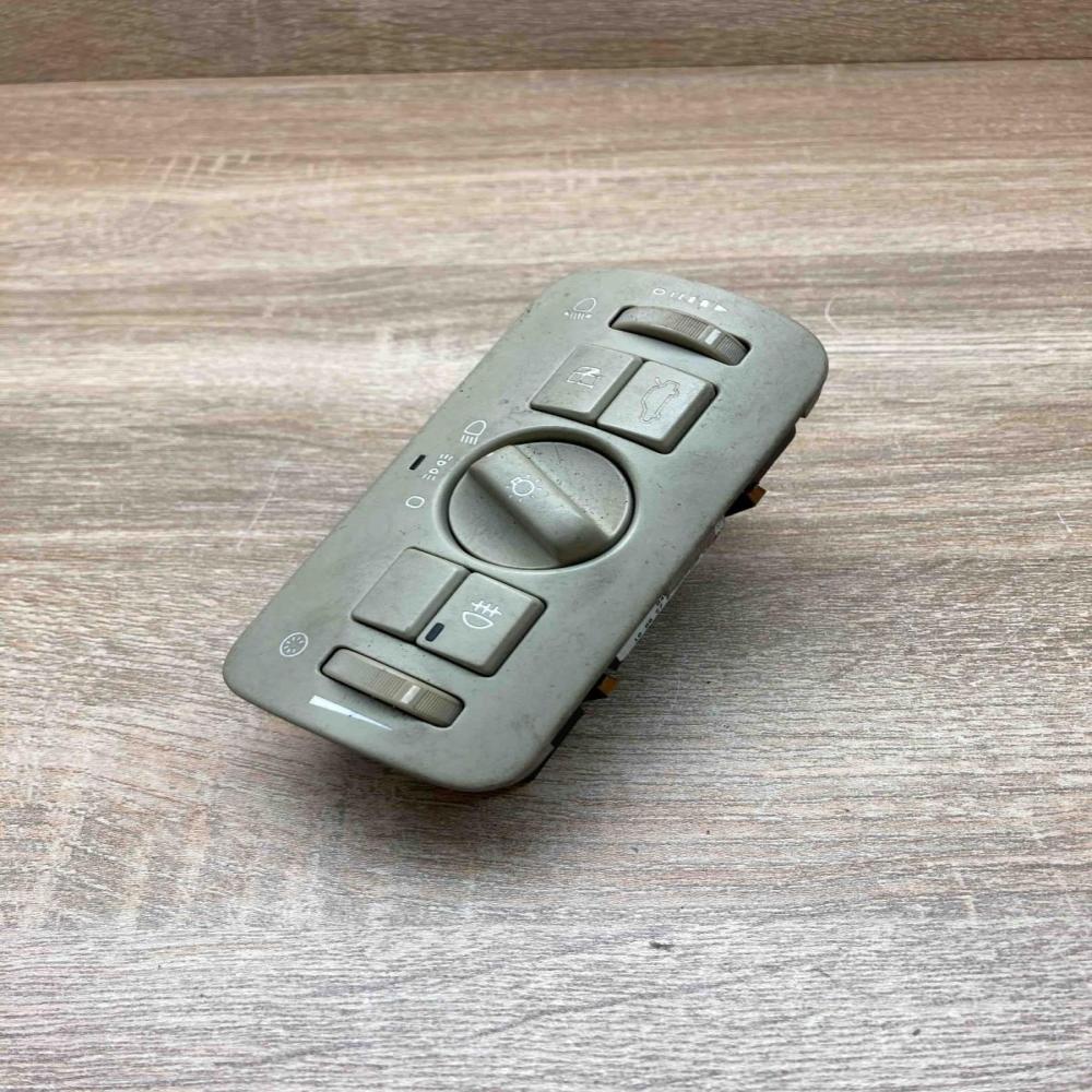 30739421   Light switch Volvo V60