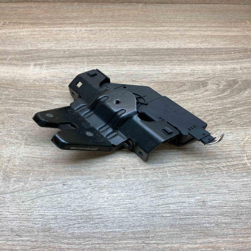8196401  With Plug Tailgate/trunk/boot lock/catch/latch BMW 3 E46