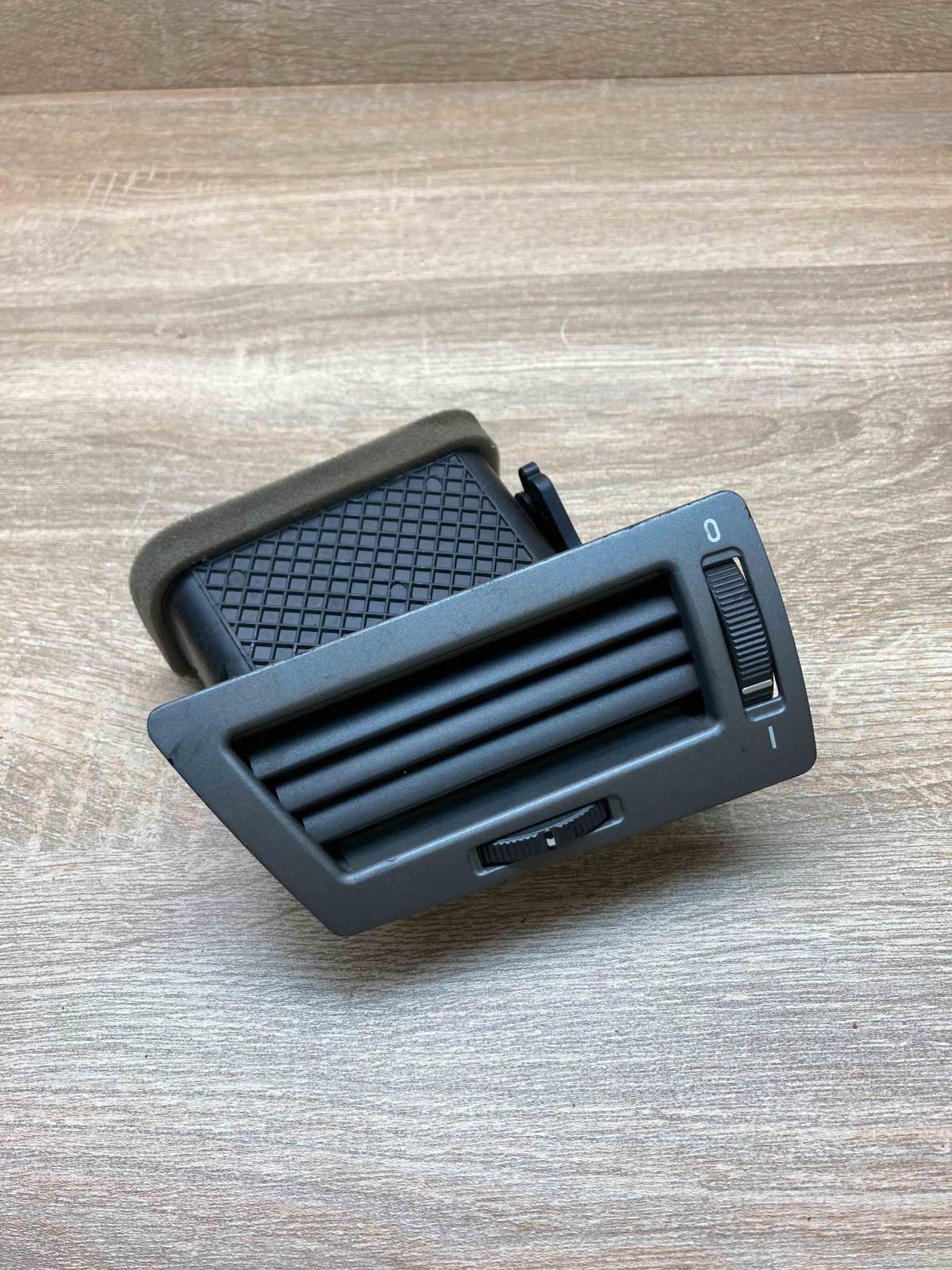 8223333 141218 10  Dashboard side air vent grill/cover trim BMW 7 E65 E66