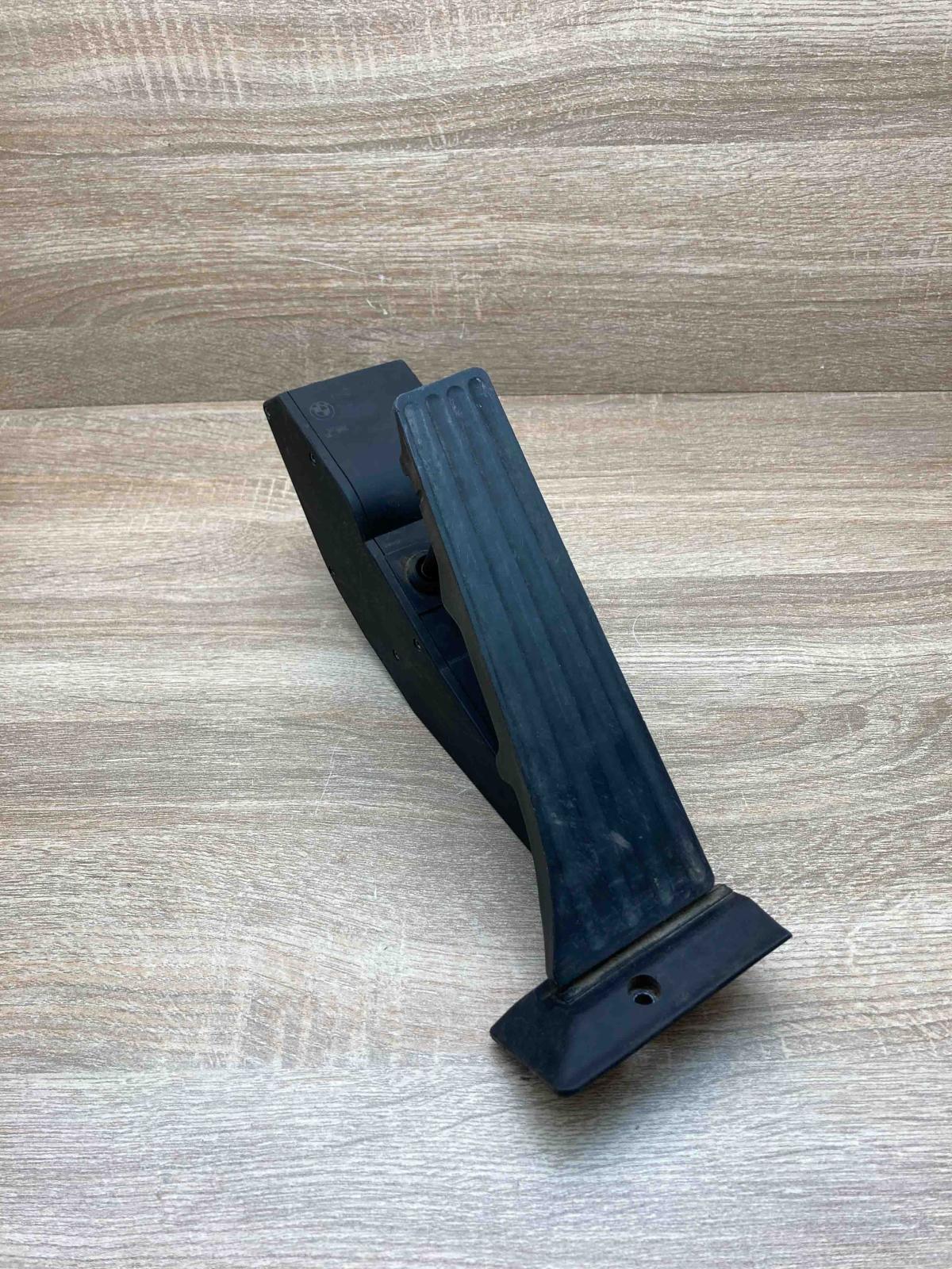6766930 259160 10  Accelerator throttle pedal BMW 7 E65 E66