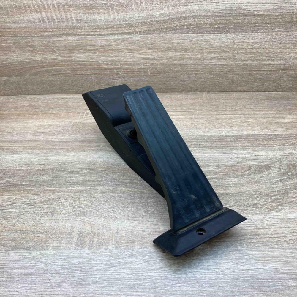6766930 259160 10  Accelerator throttle pedal BMW 7 E65 E66
