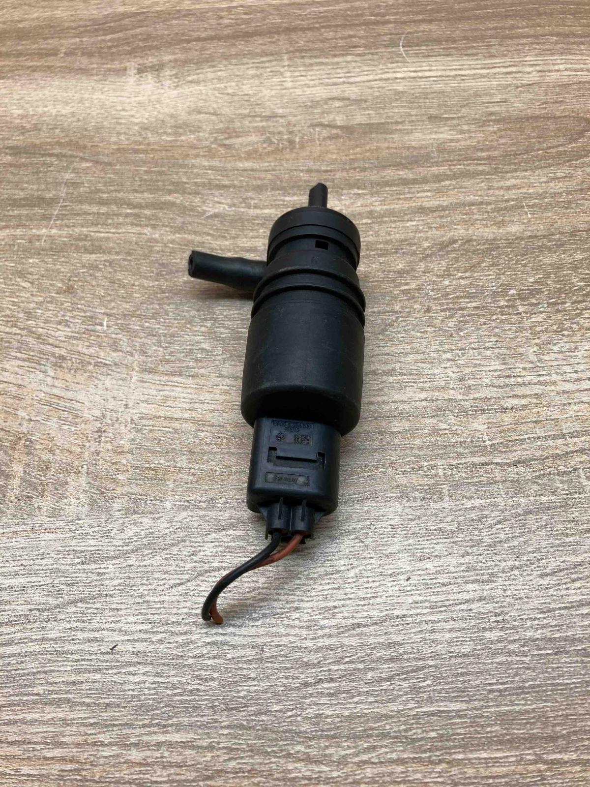 8364516  With Plug Windscreen/windshield washer pump BMW X5 F15