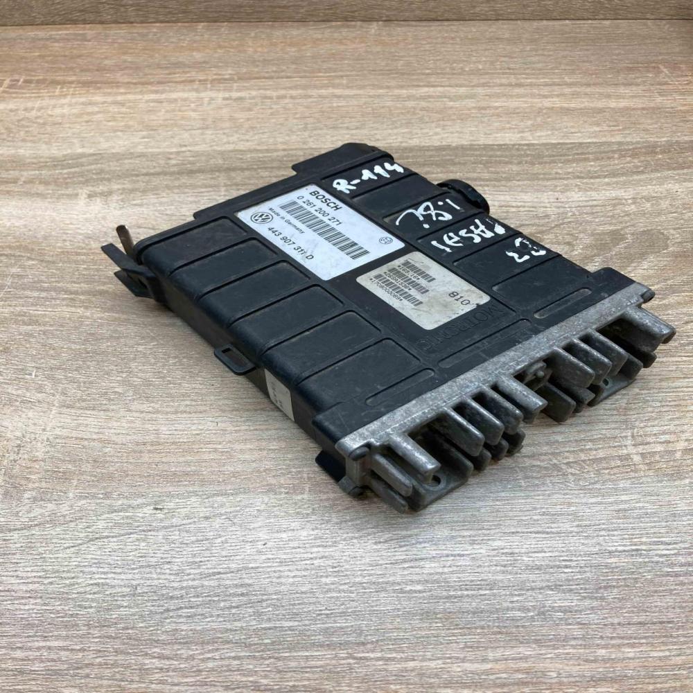 443907311D 0261200271  Engine control unit/module ECU Volkswagen PASSAT B3