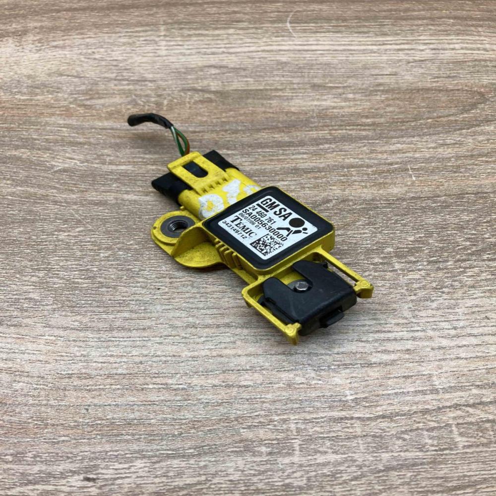 24460761  With Plug Airbag deployment crash/impact sensor Opel Astra G