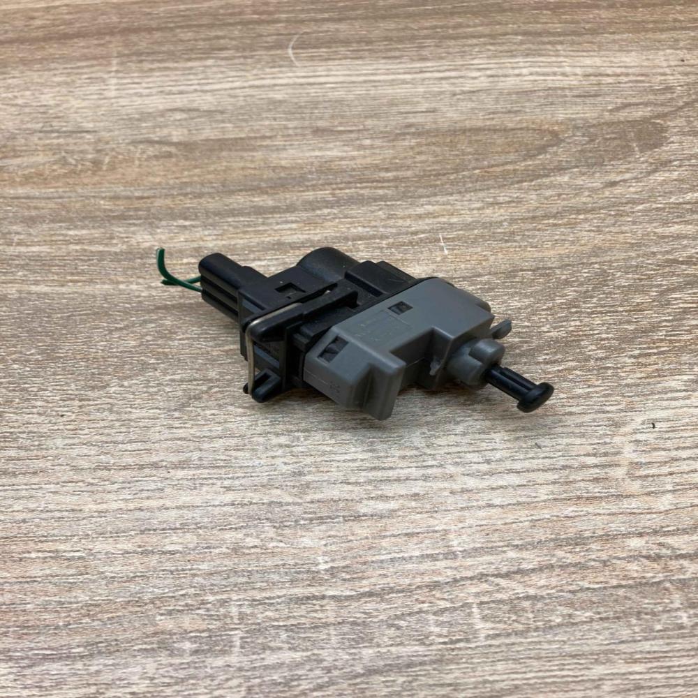 1S7T 13480 AA  With Plug Brake pedal sensor switch Ford Mondeo Mk III