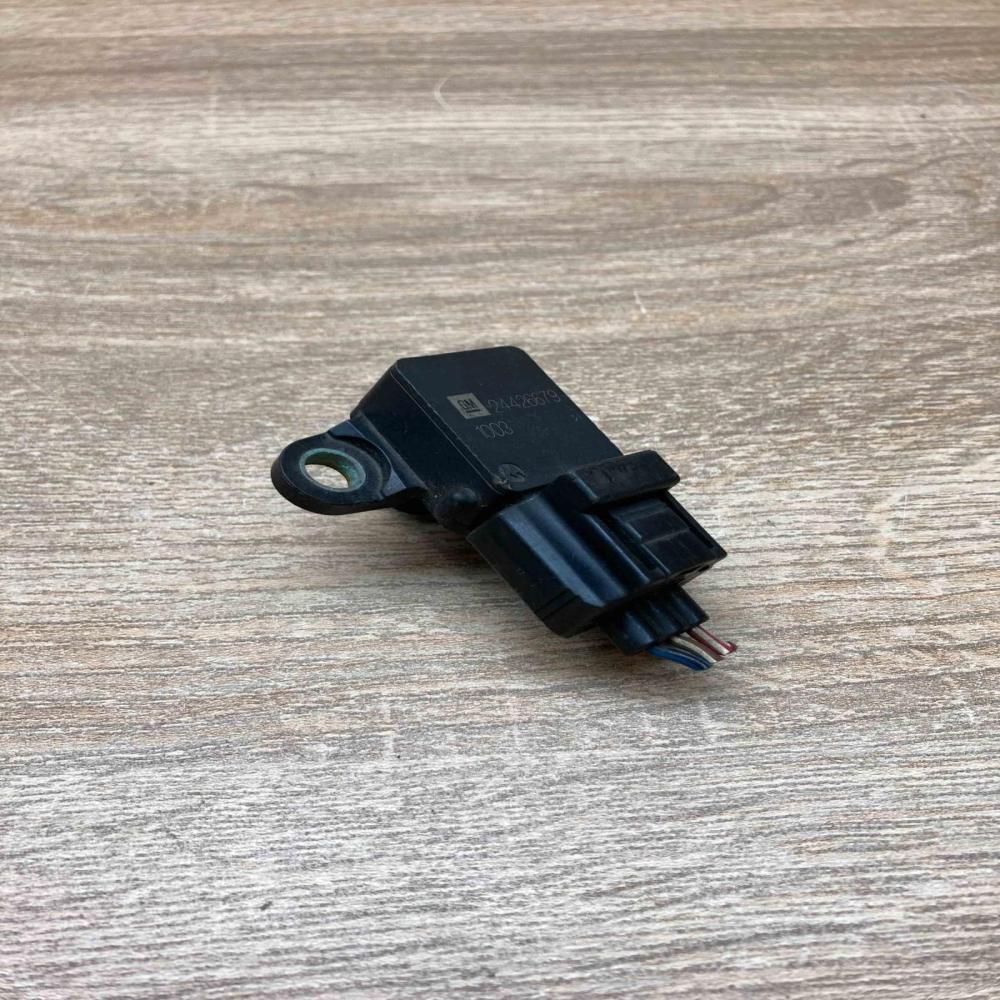 24426679  With Plug Air pressure sensor Opel Ascona C