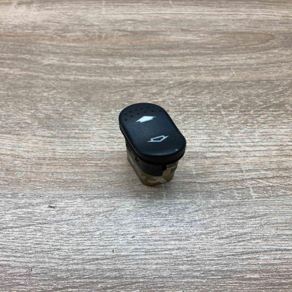 98AG14529CB   Electric window control switch Ford Focus