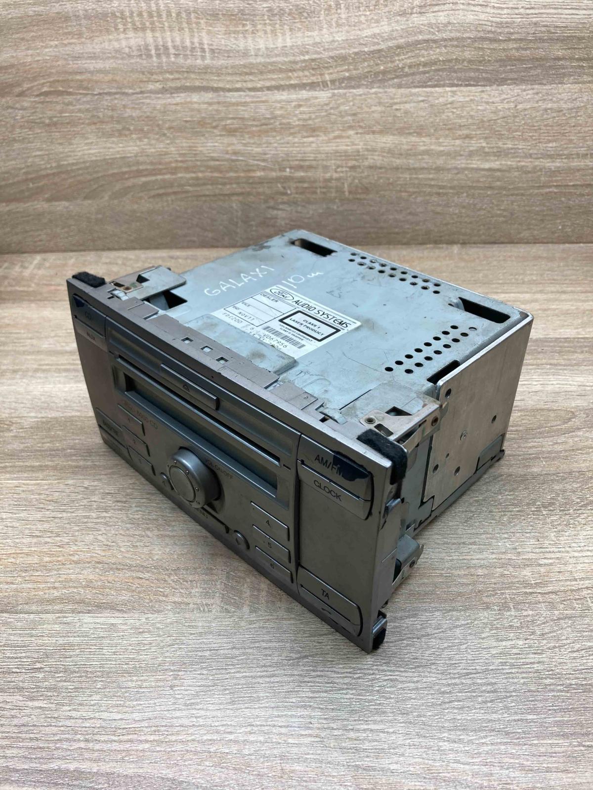 6M2T 18C815 AF   Radio/CD/DVD/GPS head unit Ford S-MAX