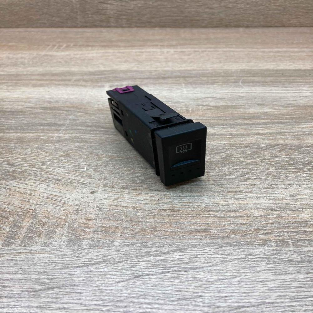 6K0959561B 6B0919211A With Plug Windscreen/window heater switch Volkswagen Polo