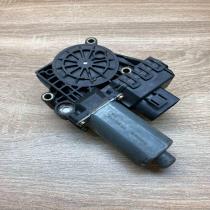 0130821775 2301010526  Front door window regulator motor Audi A6 S6 C5 4B