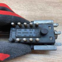 1318527 04822616  Ignition relay Saab 99
