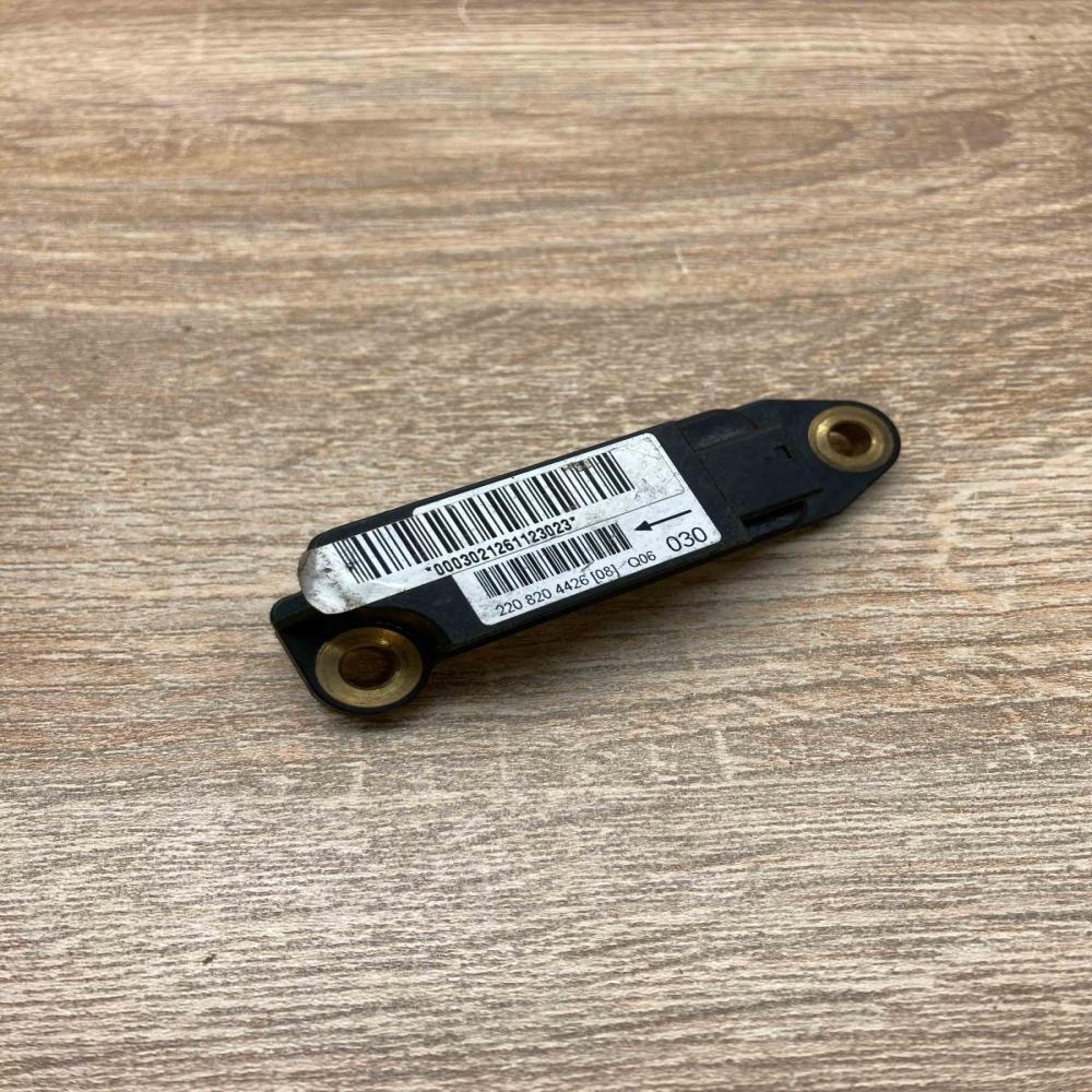 2208204426 Used  Airbag deployment crash/impact sensor Mercedes-Benz S W220